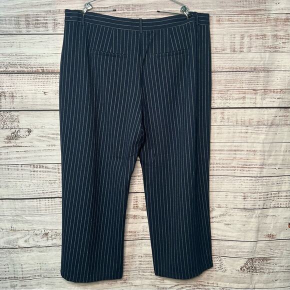 Abercrombie and Fitch XXLs Tailored Wide Leg Pant Navy Blue Pin Stripe - Picture 5 of 9